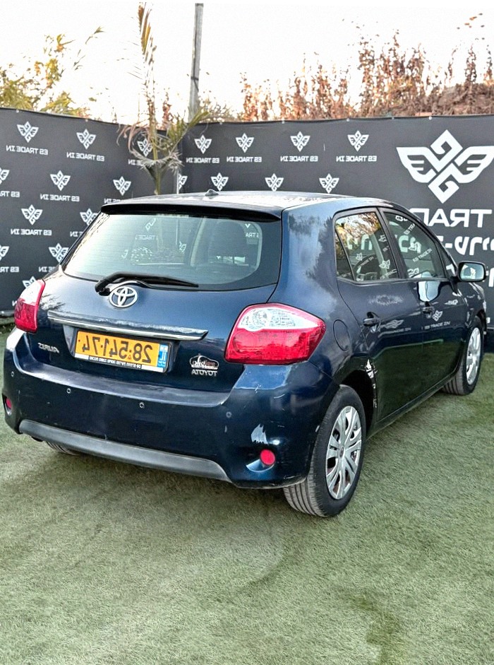 Toyota Auris 2011