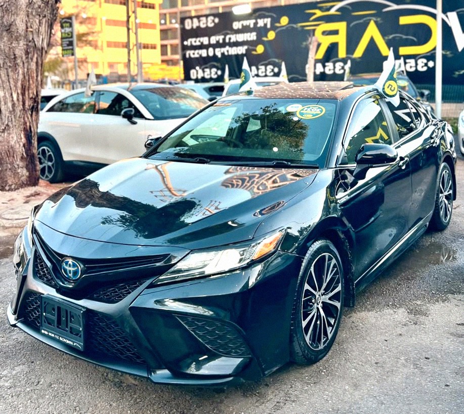 Toyota Camry 2021