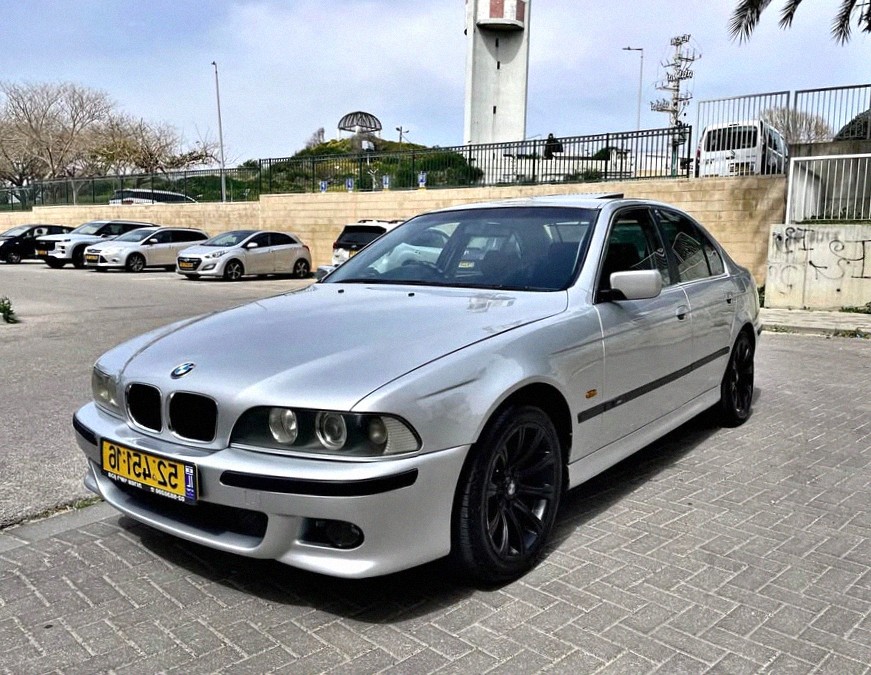 BMW 523I 2000