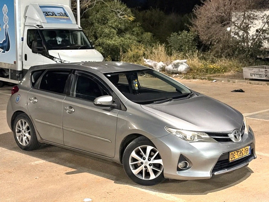 Toyota auris 2014
