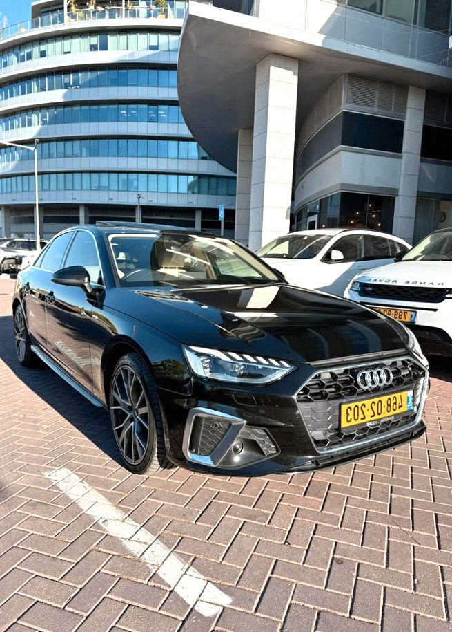 Audi A4 2023