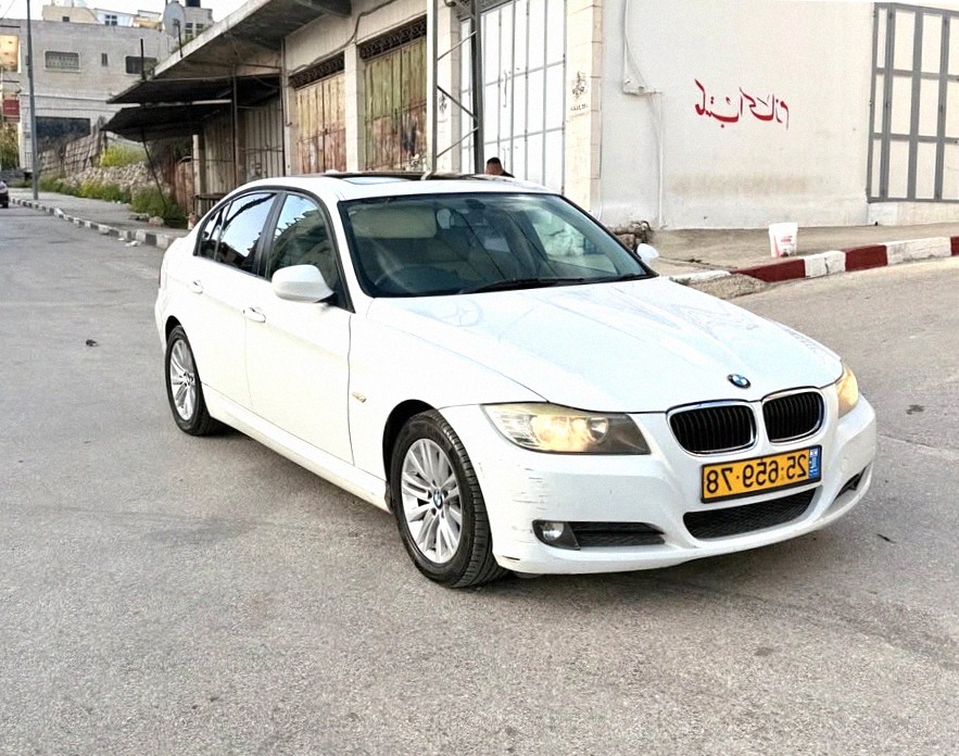 BMW 318 2011