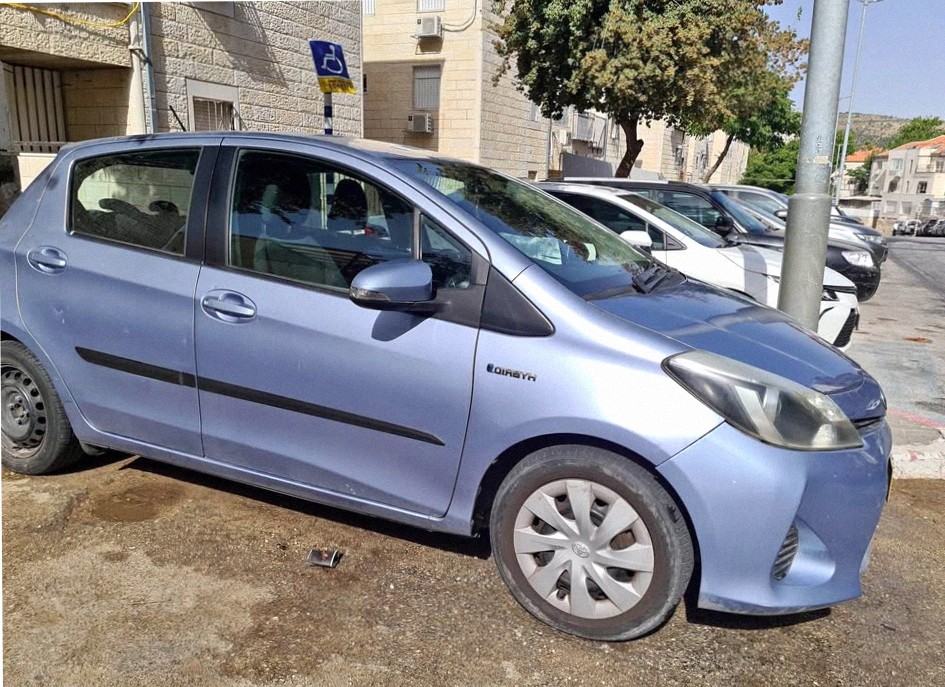 Toyota Yaris Hybrid 2012