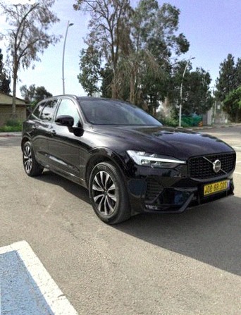 Volvo XC60 Plus Dark 2.0 (250 hp) 2025