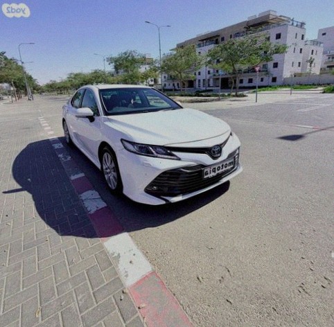 Toyota Camry 2021