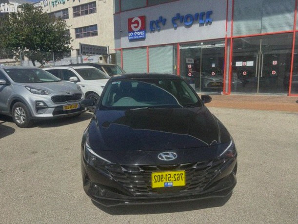 Hyundai Elantra 2022