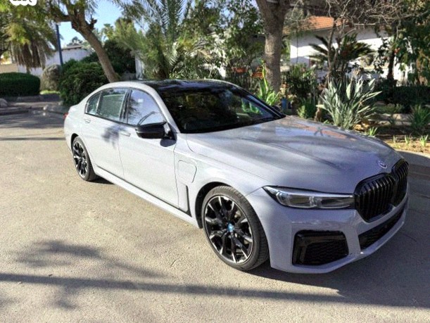 BMW 7 Series Luxury Long 740Le Plug-in אוט׳ 2.0