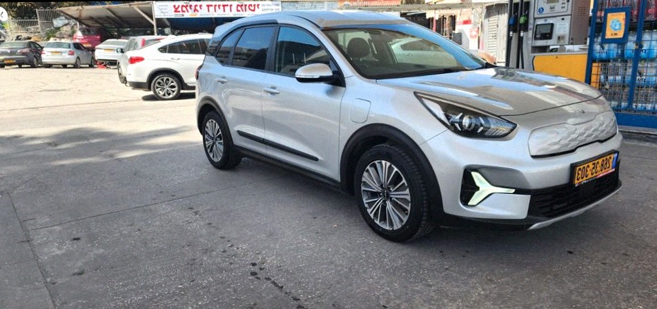 Kia Niro Plus LX Plug-in 1.6 (141 л.с.)