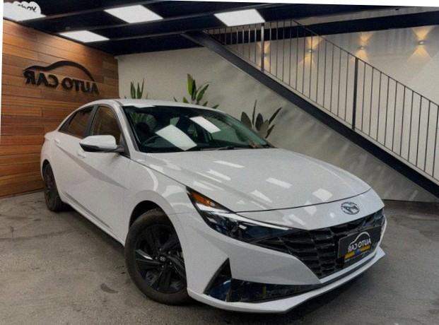 Hyundai Elantra 2023