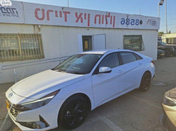 Hyundai Elantra 2023