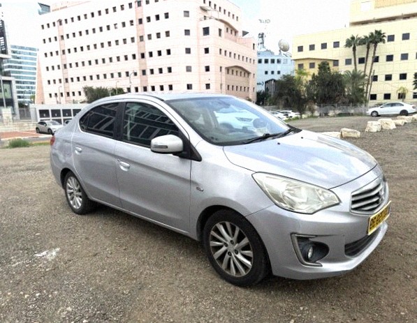 Mitsubishi Attrage 2016