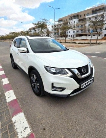 Nissan X-Trail Acenta Plus автомат бензин 7 мест 1.3 (160 л.с.)