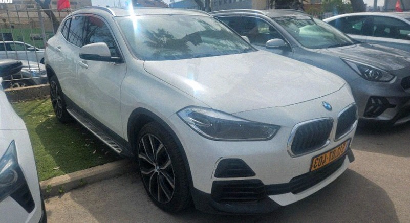 BMW X2 2023 Vibe 18i أوتوماتيك 1.5 (140 حصان)