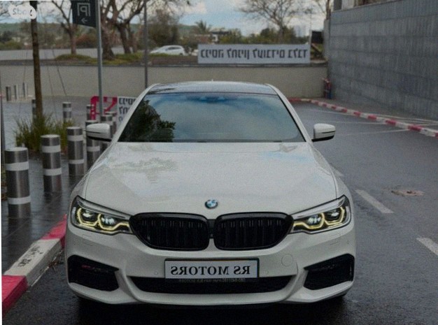 BMW الفئة الخامسة 530e M-Sport هجين قابل للشحن تلقائي 2.0