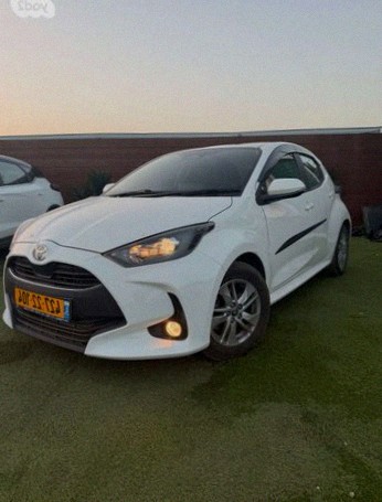 Toyota Yaris Style Hybrid Automatic 5-door 1.5