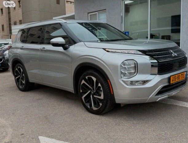 Mitsubishi Outlander 2025