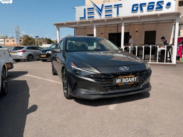 Hyundai Elantra 2023
