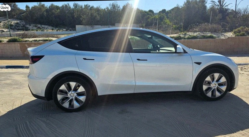 Tesla Model Y 4X4 Long Range