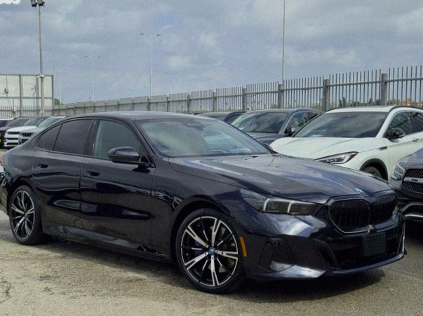 BMW 5 Series 550e Plug-in 2025