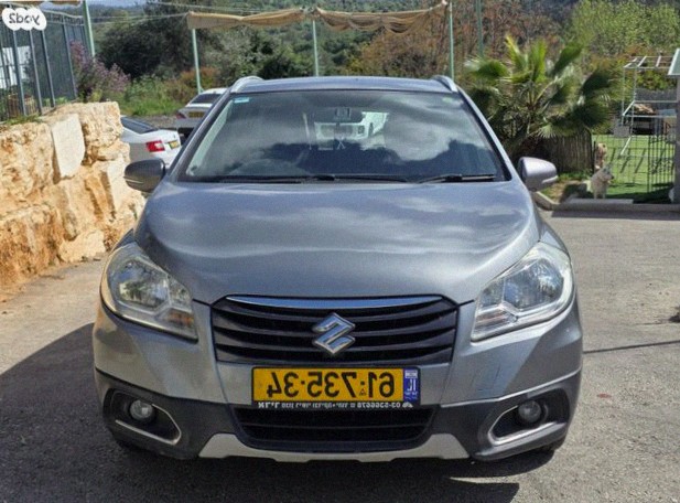 Suzuki Crossover GLX Auto 1.6 (120 HP) 2015