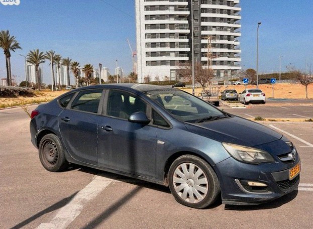 Opel Astra 2013