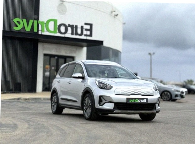 Kia Niro Plus 2023