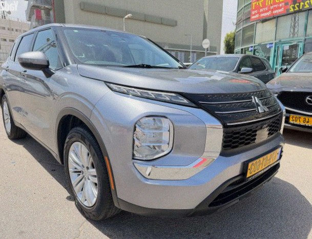 Mitsubishi Outlander 2023