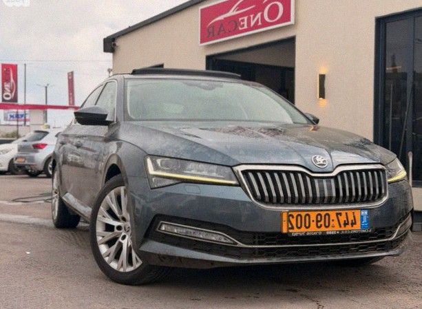 Skoda Superb Style Automatic Petrol Sedan 4-door 1.5 (150 hp)