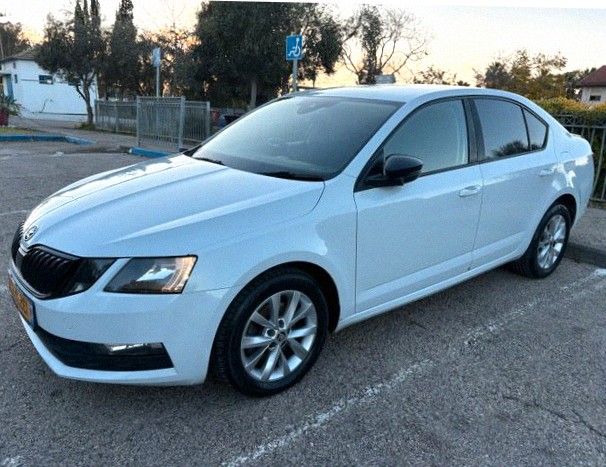 Skoda Octavia Ambition автомат седан 4 дв. 1.5 (150 л.с.) 2020