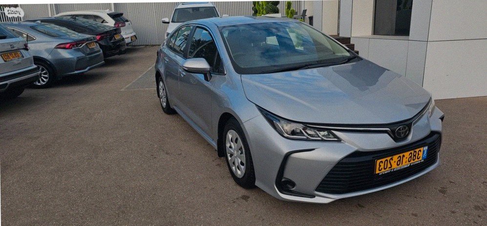 טויוטה קורולה Active אוט׳ סדאן 4 דל 1.5 (125 כ״ס)