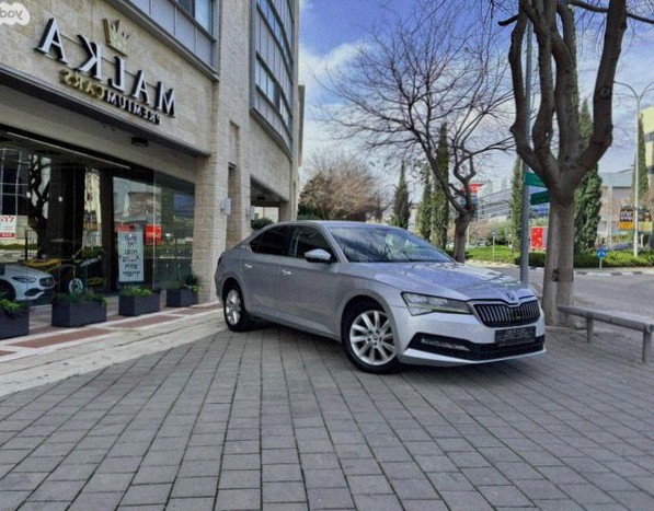 Skoda Superb Ambition Automatic Petrol 4-door 1.5