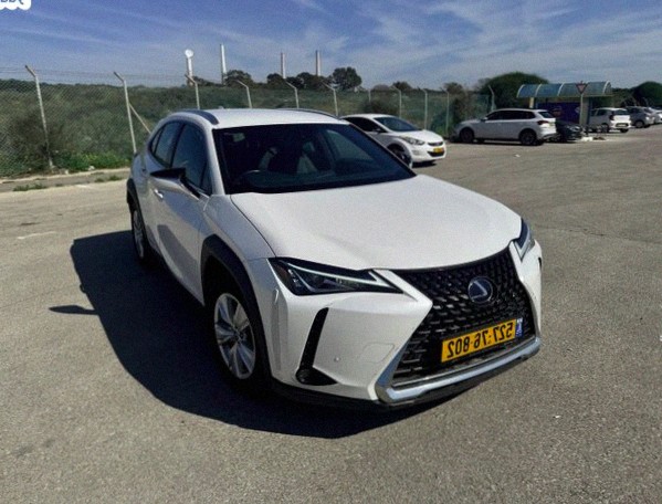 Lexus UX 2021