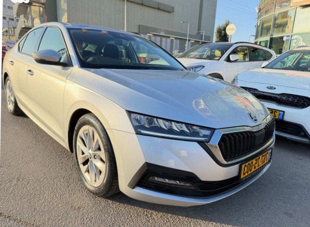 Skoda Octavia Ambition Auto Sedan 4 dr 1.5 (150 hp)