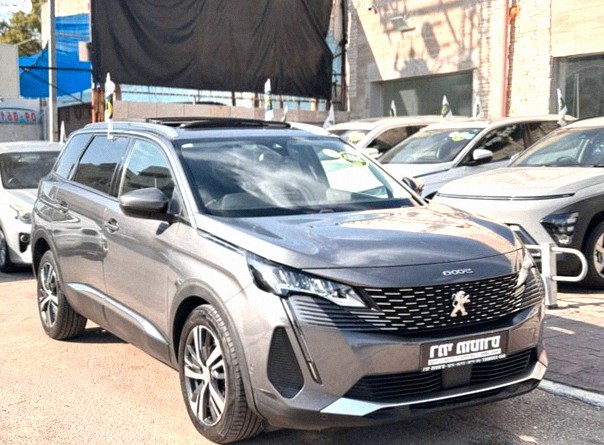 Peugeot 5008 2021
