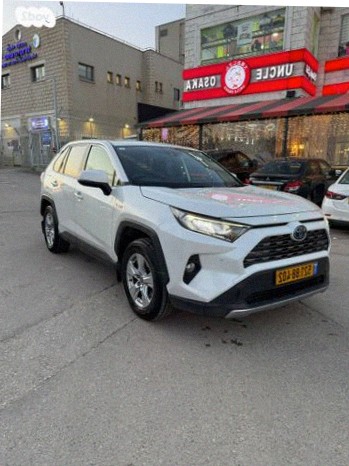 Toyota RAV4 4X4 E-Xperience هجين أوتوماتيك 2.5 (178 حصان)