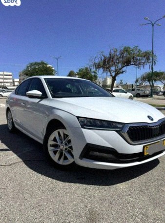 Skoda Octavia Ambition Automatic Sedan 4-door 1.5 (150 HP)