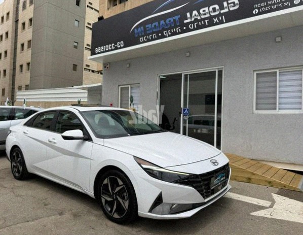 Hyundai Elantra 2022