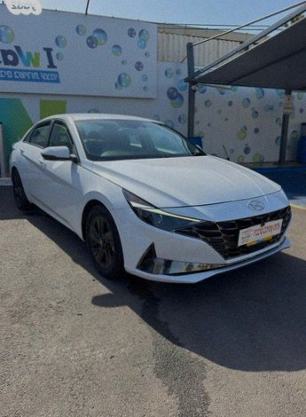Hyundai Elantra 2022