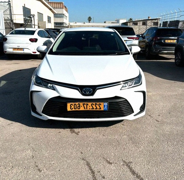 Toyota Corolla Sense Hybrid 1.8 автомат