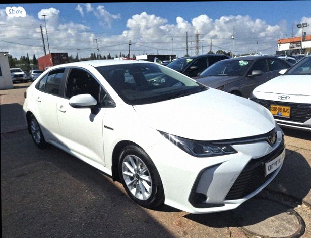 Toyota Corolla Sense Hybrid 1.8 автомат