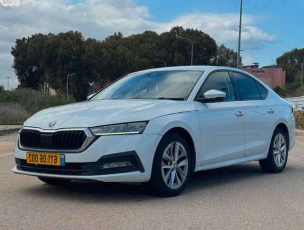 Skoda Octavia Ambition Auto Sedan 1.5