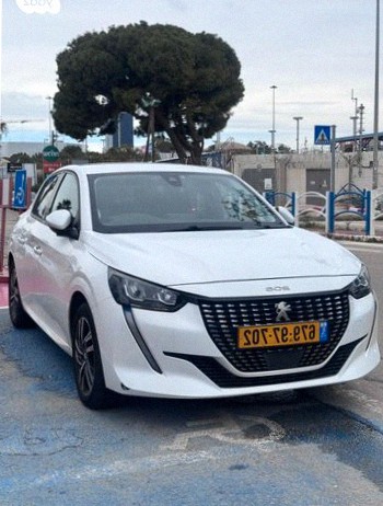 Peugeot 208 2021