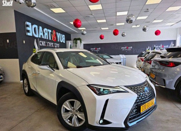 Lexus UX 250h 2023