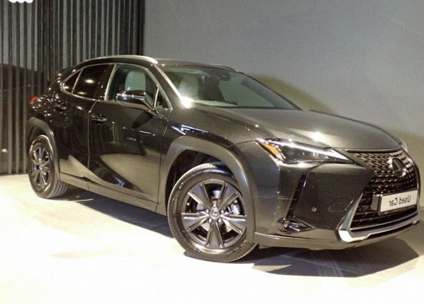 Lexus UX 2023