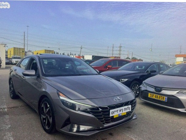 Hyundai Elantra 2022