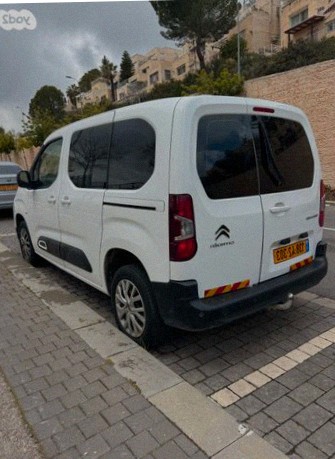 Citroen Berlingo Shine Pack ידני דיזל וואן גדול 5 מק 4 דל 1.5 (100 כ״ס)